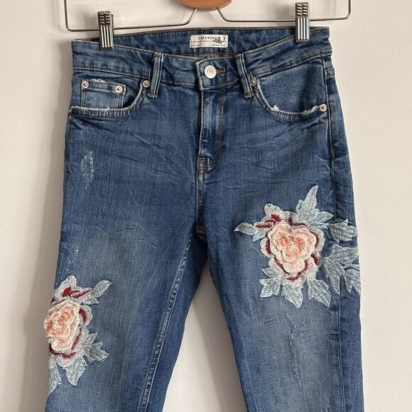 Zara Woman Jeans 2 Skinny 3D Roses Embroidered Ankle Trendy Boho Casual Blue - Picture 3 of 9